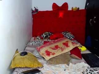 sexybella13 webcam model