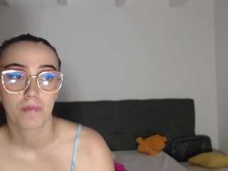 Live webcam model abigail-smith15 on Soda Cams