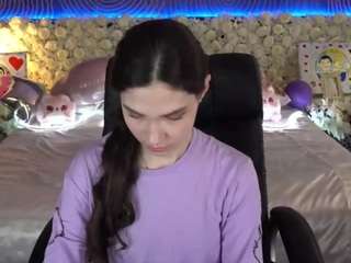 babyflowerss's CamSoda show and profile