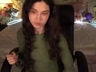 babyflowerss's CamSoda show and profile