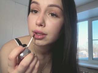 Live webcam model carolannlakey on Soda Cams