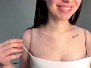 carolannlakey live cam profile