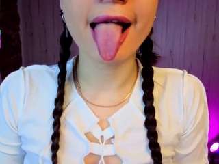 kimbless, female webcam model,  years old, on live webcam