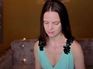 roseroset's CamSoda show and profile