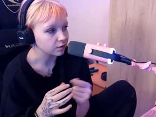 yasminchoi Piercing live webcam