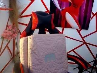 anthonella-zam Live Webcam on CamSoda