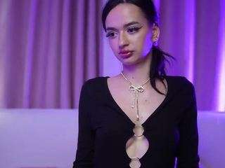 ariellakitty's CamSoda show and profile