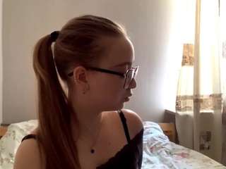 le modèle ellypeiffer est en webcam porno dans un show sur le site camsoda, il possède les tags suivants: ahegao,smoking,joi,lingerie,massage,naked,natural,nature,normal,orgasm,pussy,solo,full nudity,spank,strip,striptease,tease,teen 18,twerk,upskirt