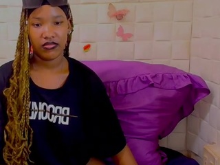 eroticsexyprada1 Live Webcam on CamSoda