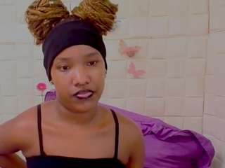 eroticsexyprada1 webcam