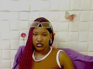 eroticsexyprada1 live cam profile