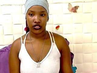 eroticsexyprada1 live cam profile