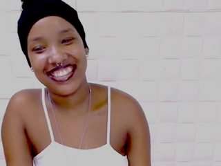 eroticsexyprada1's CamSoda show and profile