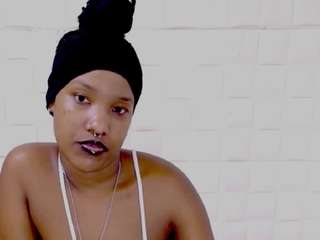 eroticsexyprada1's CamSoda show and profile