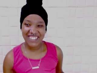 eroticsexyprada1 webcam