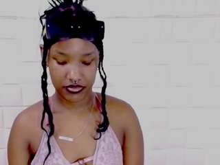 eroticsexyprada1's CamSoda show and profile