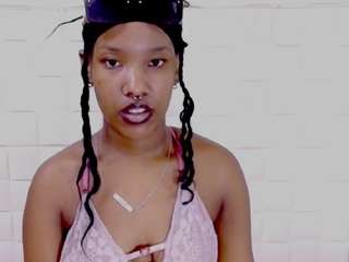 eroticsexyprada1's CamSoda show and profile