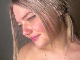 julelaffitte Live Webcam on CamSoda