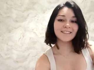 lianeciminera's CamSoda show and profile