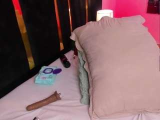 syrelle's CamSoda show and profile