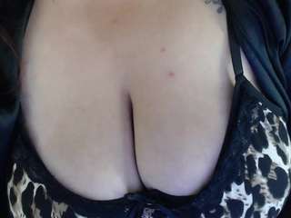 tiana-27 Live Webcam on CamSoda