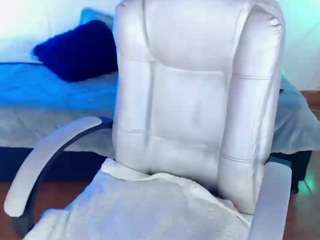 tiana-27's CamSoda show and profile