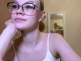 valeriepfifer webcam