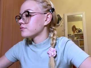 le modèle valeriepfifer est en webcam porno dans un show sur le site camsoda, il possède les tags suivants: amateur,no smoking,fetish,anal,flashing,handjob,lush,mature,no drinking,orgasm,drinking,pussy,shaved pussy,skinny,spank,tattoos,tease,teen 18,young adult,feet