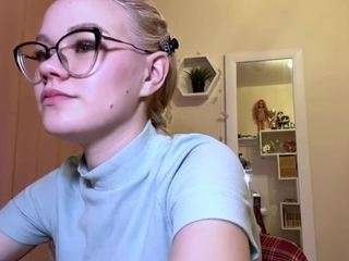 le modèle valeriepfifer est en webcam porno dans un show sur le site camsoda, il possède les tags suivants: amateur,no smoking,fetish,anal,flashing,handjob,lush,mature,no drinking,orgasm,drinking,pussy,shaved pussy,skinny,spank,tattoos,tease,teen 18,young adult,feet