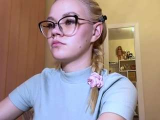 le modèle valeriepfifer est en webcam porno dans un show sur le site camsoda, il possède les tags suivants: amateur,no smoking,fetish,anal,flashing,handjob,lush,mature,no drinking,orgasm,drinking,pussy,shaved pussy,skinny,spank,tattoos,tease,teen 18,young adult,feet