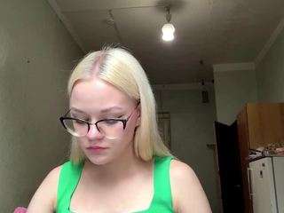 Live cam show with Mia