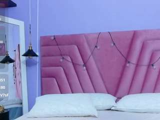 viviananderson's CamSoda show and profile