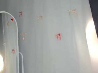 aneta-hart's CamSoda show and profile