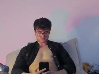 Este modelo está en vivo ahora. charlliedicker