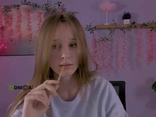eira-mouse's CamSoda show and profile