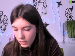 elis-sunny's CamSoda show and profile