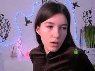 elis-sunny's CamSoda show and profile