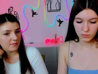 elis-sunny's CamSoda show and profile