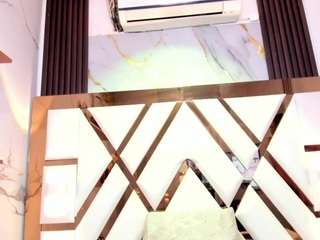 emii-brown Live Webcam on CamSoda