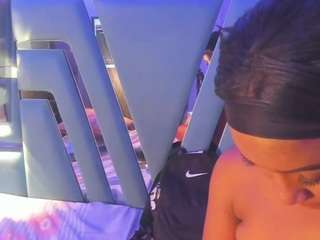 Live cam show with emii-brown