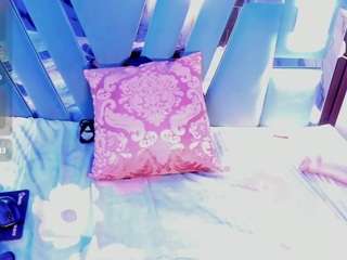 Live cam show with emii-brown