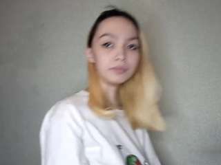 Live webcam model harpermartinez on Soda Cams