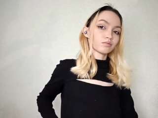 Live webcam model harpermartinez on Soda Cams