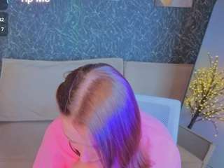 Acest model este live acum. karolina-kely