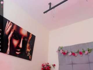 Live webcam model kitty-seduce on Soda Cams