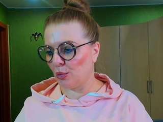 VeronikaGold live cam preview