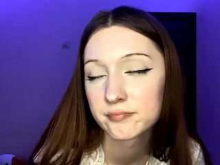 pazmenzie's CamSoda show and profile