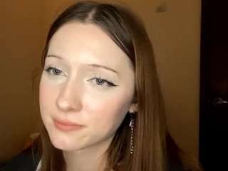 pazmenzie's CamSoda show and profile