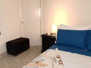 Live webcam model tinyrosse on Soda Cams