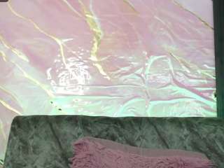 This model is live right now. katdesiree